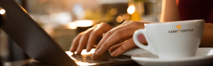 Sfeerbeeld van Care for Coffee koffie op het werk